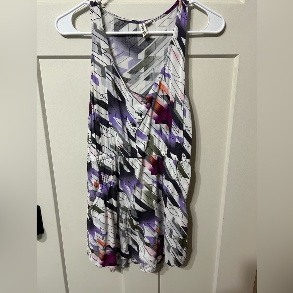 HANG-TEN TANK TOP MULTICOLORED GEOMETRIC BUTTON UP THE FRONT